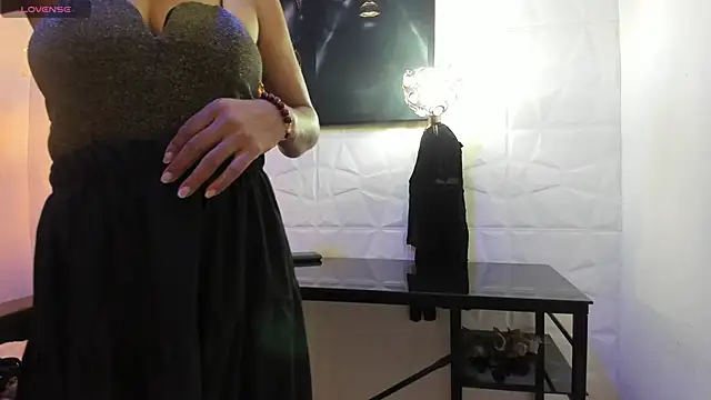 Snapshot of miss_lucero1 chatting on October 26, 3:01 am miss lucero1 online show from October 26, 3:01 am