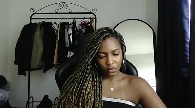 Snapshot of marisilva_br chatting on February 3, 9:29 pm marisilva br online show from February 3, 9:29 pm