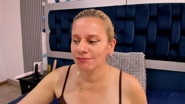 Snapshot of sofia_mature chatting on December 1, 4:29 pm sofia mature online show from December 1, 4:29 pm
