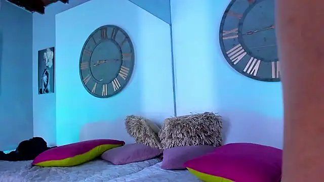 Mike 0233  online show from December 21, 7:03 am