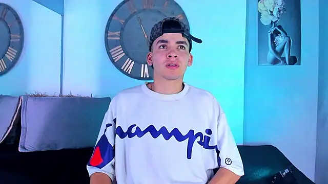 Mike 0233  online show from January 3, 4:11 am