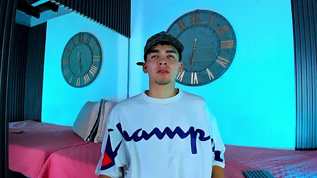 Mike 0233  online show from February 2, 3:54 am