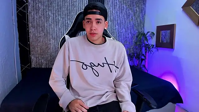 Mike 0233  online show from September 18, 4:36 am