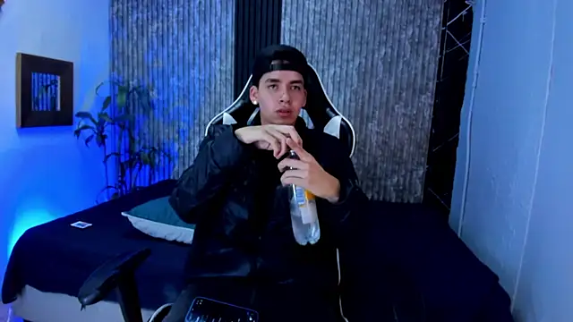 Mike 0233  online show from September 28, 4:29 am