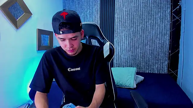 Mike 0233  online show from October 28, 4:05 am