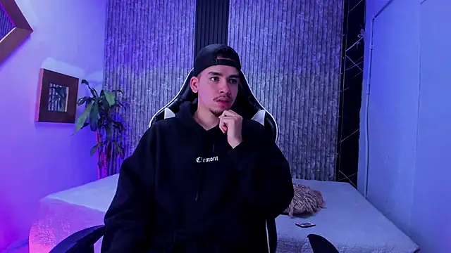 Mike 0233  online show from February 6, 4:06 am