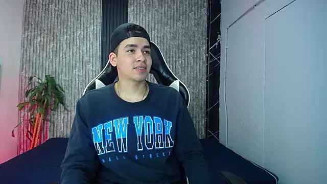 Mike 0233  online show from February 17, 4:42 am