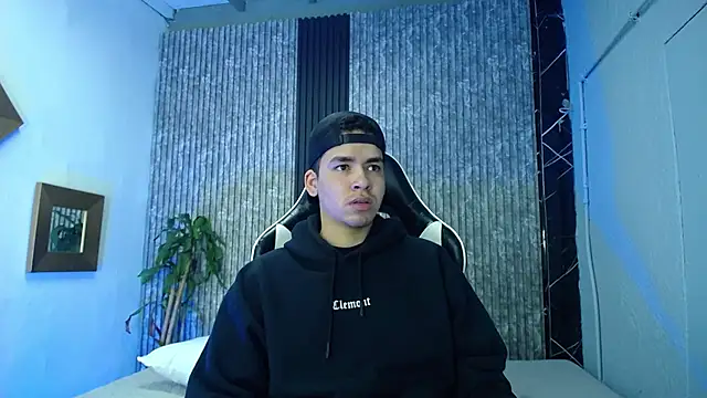 Mike 0233  online show from February 19, 4:52 am