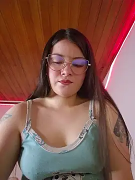 juli05star20 online show from May 1, 11:20 pm