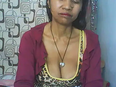 Snapshot of nene_belle chatting on June 13, 8:34 am nene belle online show from June 13, 8:34 am