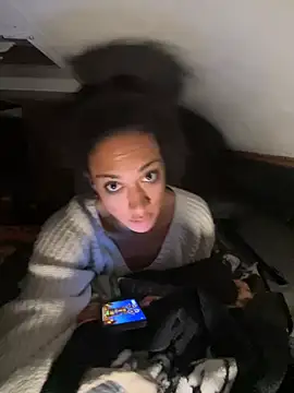 starrynikki online show from February 7, 1:15 pm