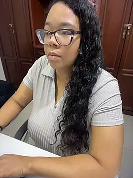 Snapshot of XMara chatting on May 23, 10:58 pm XMara online show from May 23, 10:58 pm