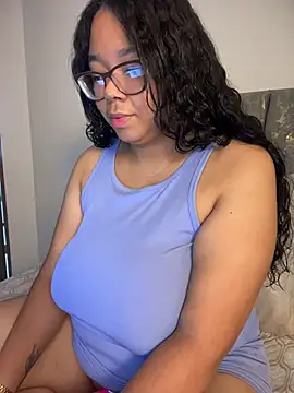 Snapshot of XMara chatting on May 27, 4:48 pm XMara online show from May 27, 4:48 pm