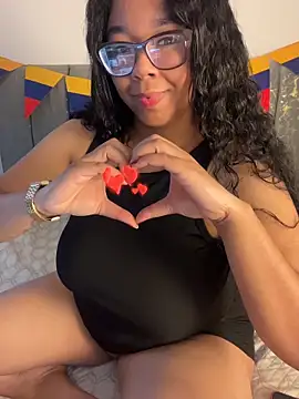 Snapshot of XMara chatting on June 19, 2:10 pm XMara online show from June 19, 2:10 pm