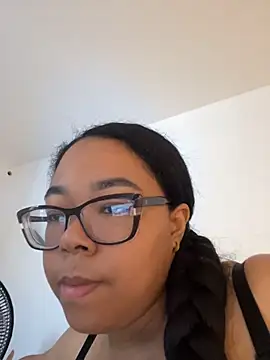 Snapshot of XMara chatting on July 6, 3:58 pm XMara online show from July 6, 3:58 pm