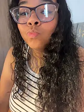 Snapshot of XMara chatting on July 22, 3:48 pm XMara online show from July 22, 3:48 pm