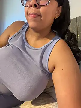 Snapshot of XMara chatting on August 1, 3:11 pm XMara online show from August 1, 3:11 pm
