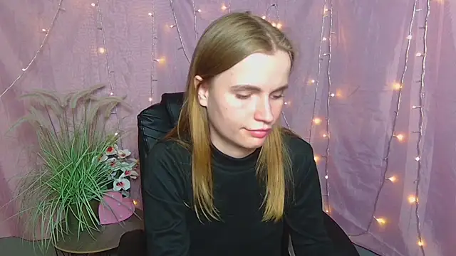 MargaritaKiss online show from May 1, 7:40 pm