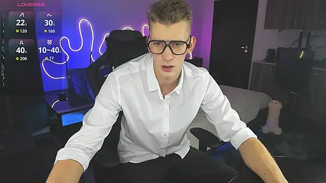 Snapshot of Brad_Maloney chatting on September 20, 8:10 pm Brad Maloney online show from September 20, 8:10 pm