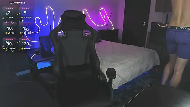 Snapshot of Brad_Maloney chatting on September 27, 8:14 pm Brad Maloney online show from September 27, 8:14 pm