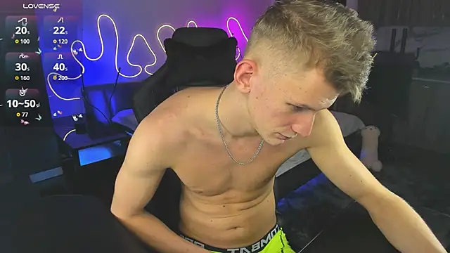 Snapshot of Brad_Maloney chatting on October 17, 7:38 pm Brad Maloney online show from October 17, 7:38 pm