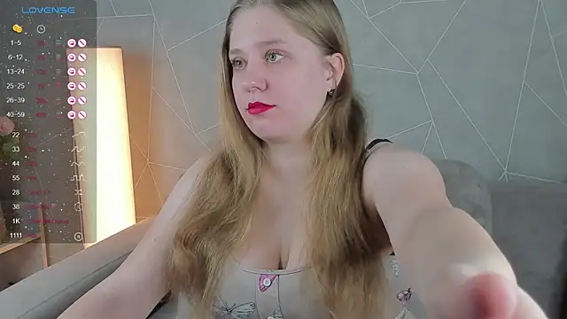 Snapshot of Megan_Violer chatting on December 11, 3:26 pm Megan Violer online show from December 11, 3:26 pm