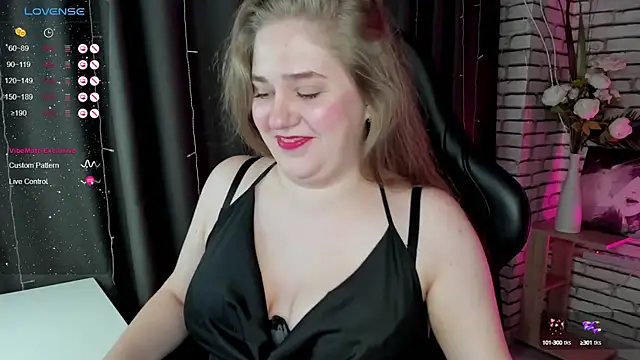 Snapshot of Megan_Violer chatting on January 20, 6:53 pm Megan Violer online show from January 20, 6:53 pm