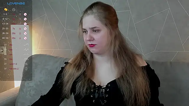 Snapshot of Megan_Violer chatting on January 29, 3:37 pm Megan Violer online show from January 29, 3:37 pm