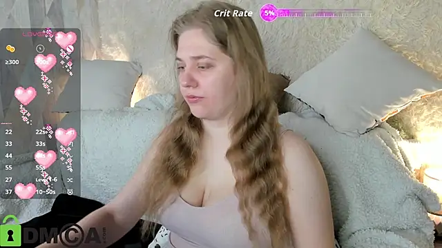 Snapshot of Megan_Violer chatting on December 5, 5:31 pm Megan Violer online show from December 5, 5:31 pm