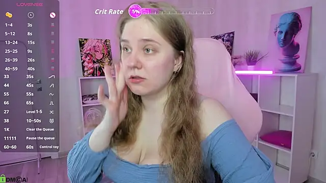 Snapshot of Megan_Violer chatting on June 8, 5:13 pm Megan Violer online show from June 8, 5:13 pm