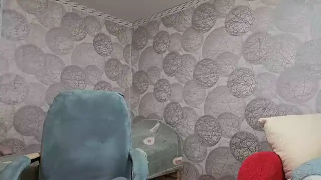 Snapshot of NicoleOlla chatting on June 19, 1:10 am NicoleOlla online show from June 19, 1:10 am