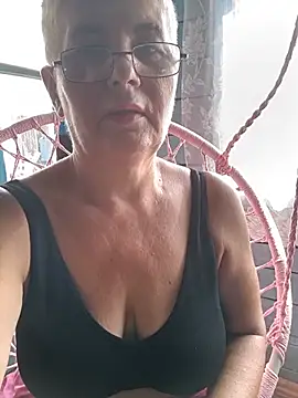 Snapshot of NicoleOlla chatting on July 7, 7:23 am NicoleOlla online show from July 7, 7:23 am