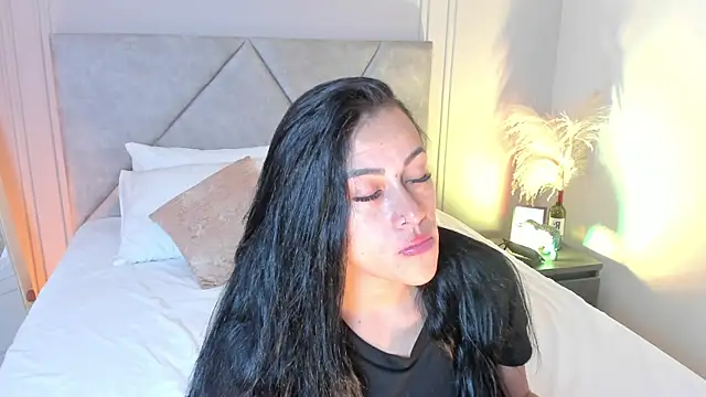 Miss Ambeer online show from March 8, 1:04 pm