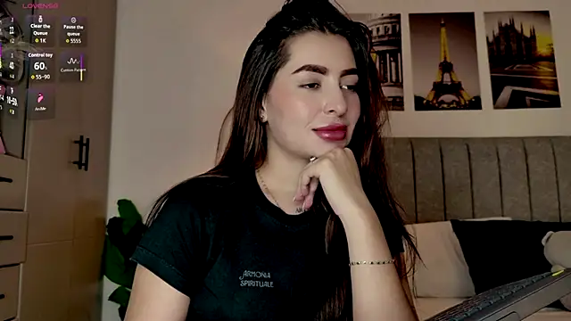 Snapshot of caralella chatting on May 29, 11:25 pm caralella online show from May 29, 11:25 pm