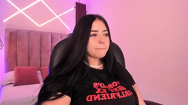 Maaiitee online show from November 30, 6:45 pm