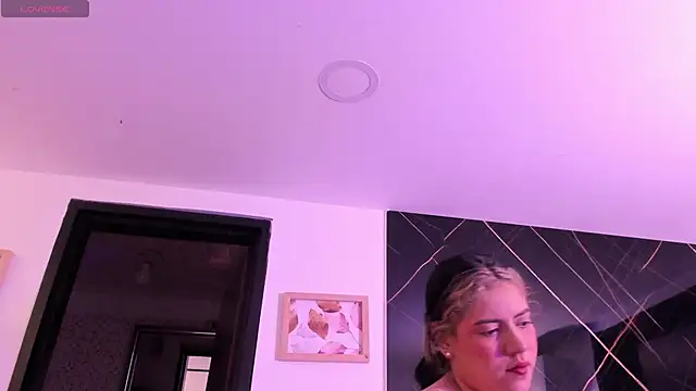 Snapshot of taylor_cupper chatting on October 2, 7:54 pm taylor cupper online show from October 2, 7:54 pm