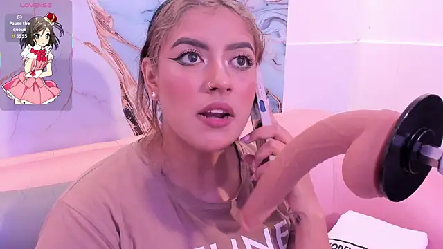 Snapshot of taylor_cupper chatting on October 3, 7:44 pm taylor cupper online show from October 3, 7:44 pm