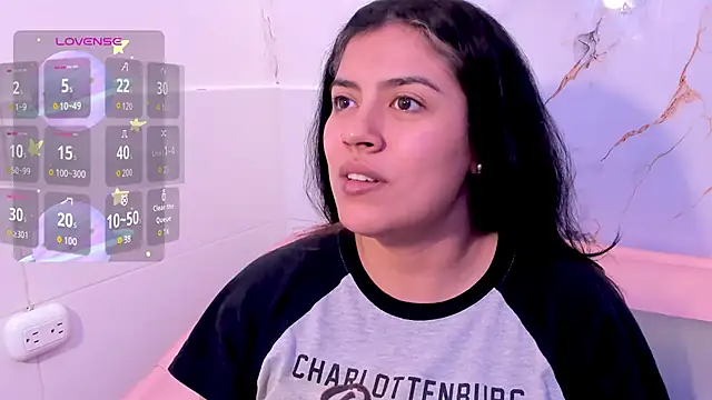 Snapshot of taylor_cupper chatting on November 10, 2:54 am taylor cupper online show from November 10, 2:54 am