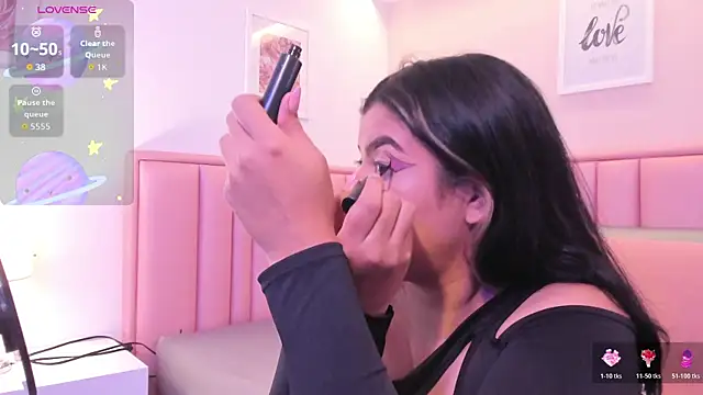 Snapshot of taylor_cupper chatting on November 15, 9:00 pm taylor cupper online show from November 15, 9:00 pm