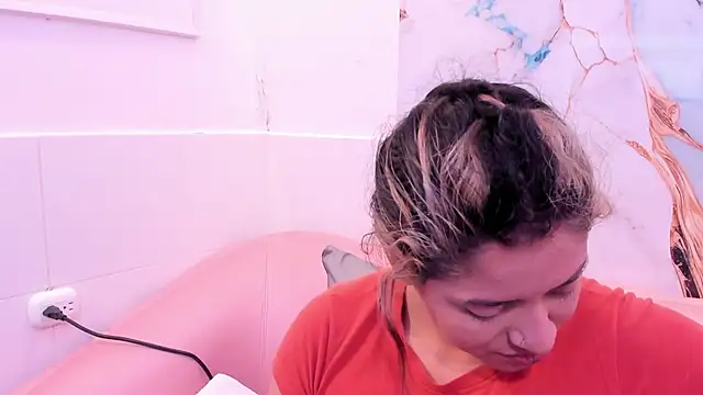 Snapshot of taylor_cupper chatting on November 20, 3:18 am taylor cupper online show from November 20, 3:18 am