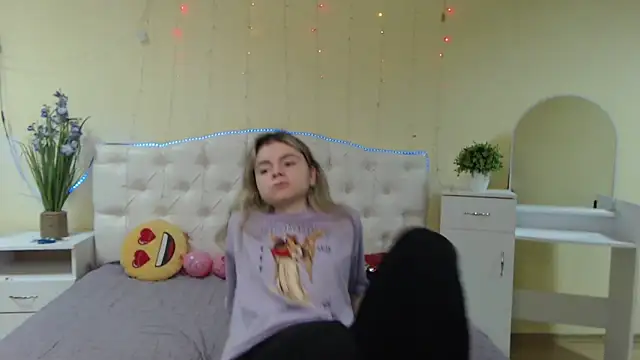 TinaRedly online show from January 16, 4:28 am