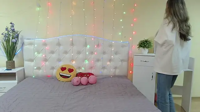 TinaRedly online show from January 28, 12:57 am