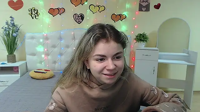 TinaRedly online show from February 17, 10:03 pm