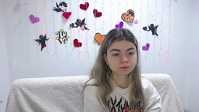 TinaRedly online show from February 21, 9:43 pm