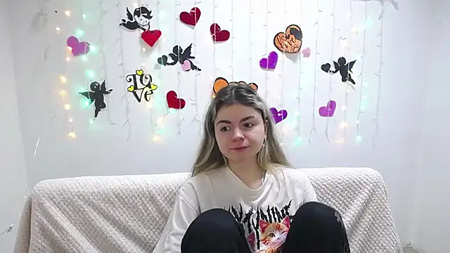 TinaRedly online show from February 22, 12:49 am