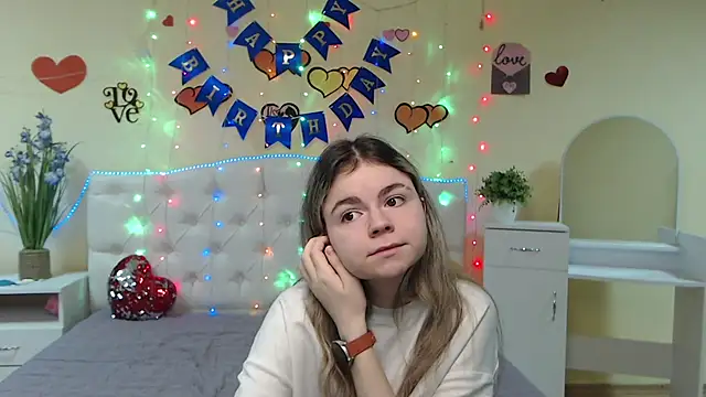 TinaRedly online show from March 2, 9:43 pm