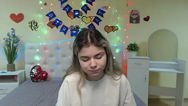 TinaRedly online show from March 3, 4:47 am