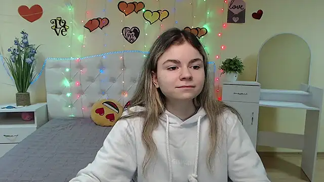 TinaRedly online show from March 3, 6:22 pm