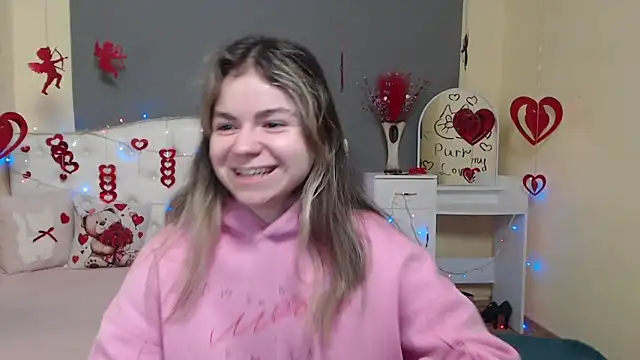 TinaRedly online show from February 7, 6:33 pm