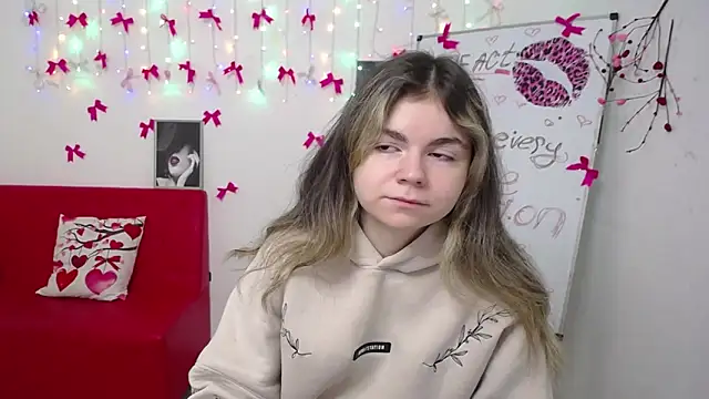 TinaRedly online show from March 12, 6:52 am